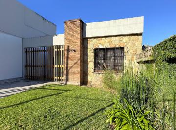 Casa de 3 ambientes, Morón · Americana en Venta, Francia 2700