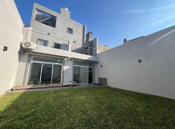 Casa · 188m² · 6 Ambientes · 3 Cocheras · Venta Casa Multifamiliar a Estrenar, Ciudadela