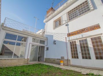 PH · 151m² · 4 Ambientes · 1 Cochera · Casa en PH 5 Ambientes Alquiler Comercial/profesional - Ituzaingó Norte