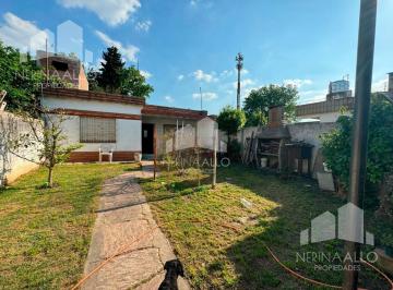 Casa · 307m² · 4 Ambientes · 1 Cochera · Venta Casa Dos Casas en Castelar Norte
