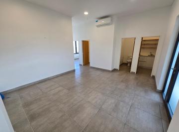 Oficina comercial de 4 ambientes, San Fernando · Excelente Oficina - 3 Despachos - Amplia Recepción - Baño - Kitchenette - Cochera
