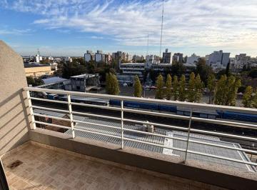 Departamento · 40m² · 1 Ambiente · Alquiler Monoambiente Centro de Caseros - Piso Alto - Divisible! Impecable