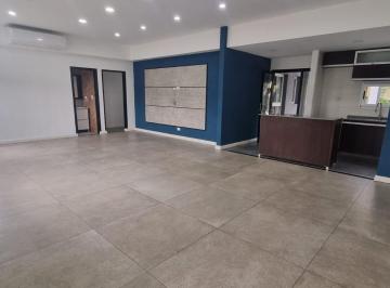 Casa · 132m² · 4 Ambientes · 2 Cocheras · Casa en Alquiler Residencial