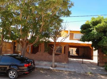 Casa de 4 ambientes, Rincón de los Sauces · Alquilo Casa - 2 Plantas