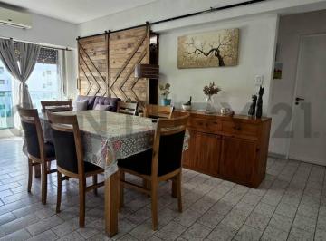 Departamento · 56m² · 2 Dormitorios · Venta Departamento 3 Ambientes Frente a La Plaza de Monte Grande Oportunidad!