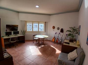 Casa · 233m² · 7 Ambientes · 6 Cocheras · Venta Casa 7 Ambientes Monte Castro Patio Garage Parrilla Ideal Multifamiliar
