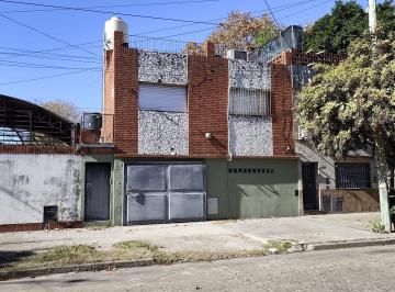 Casa · 165m² · 4 Ambientes · 2 Cocheras · Venta Vivienda de 3 Dorm. con Parrilla y Piscina