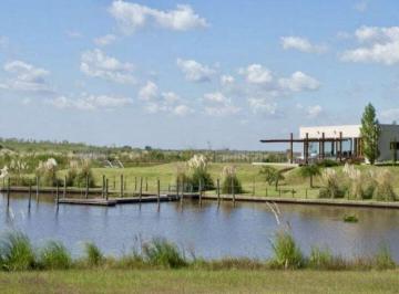Terreno · 900m² · Terreno en El Cazal Barrio Nautico, Al Agua, Muelle Propio