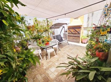 PH · 101m² · 4 Ambientes · Venta - Ph 4amb - Sin Exp - Terraza - Parrilla - Flores