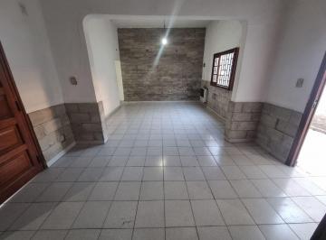 Casa · 95m² · 4 Ambientes · Venta Casa Interna de 2 Dorm. Sobre Av Alem