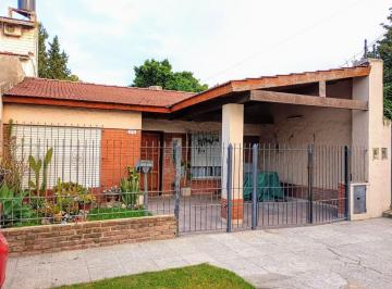Casa · 78m² · 4 Ambientes · 1 Cochera · Casa 4 Ambientes Villa de Mayo en Venta con Jardín