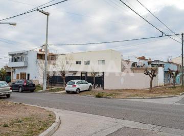 Casa · 130m² · 3 Ambientes · Venta Casa 2 Habitaciones con Departamento