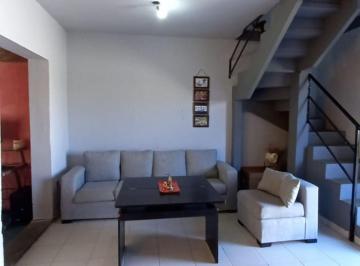 Casa · 48m² · 4 Ambientes · Duplex en Venta en El Pato Berazategui