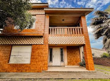 Casa · 291m² · 7 Ambientes · 1 Cochera · Venta Casa en Block en Barrio Acantilados