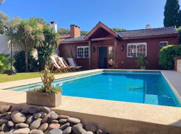 Casa · 232m² · 4 Ambientes · 2 Cocheras · Venta Casa 4 Amb Pileta Quincho Barrio San Jose