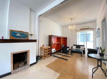 Casa · 152m² · 7 Ambientes · Casa Cinco Dorm. Venta en Pocitos con Renta