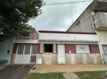 Casa · 107m² · 4 Ambientes · 3 Cocheras · Casa en Venta en Pergamino