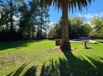 Casa · 136m² · 5 Ambientes · Casa Quinta en Venta Laguna de Lobos Lote 1632 m²