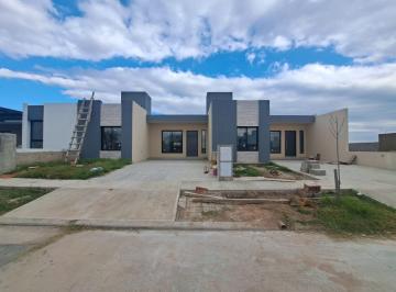 Casa · 100m² · 5 Ambientes · 2 Cocheras · 2 Dorm - 2 Baños - Cochera Doble - Patio - Duplex - Alquiler