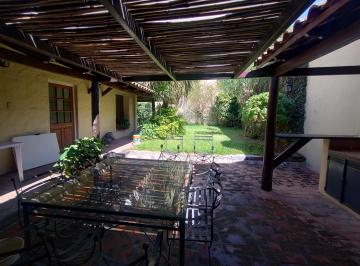 Casa de 4 ambientes, Ciudad de Santa Fe · Espectacular Casa Estilo Campo con Gran Patio en El Centro de La Ciudad!