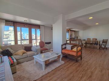 Departamento · 125m² · 4 Ambientes · 1 Cochera · Departamento de 4 Amb con Terraza Propia y Cochera