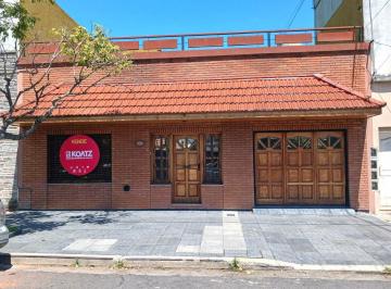 Casa de 2 ambientes, Lanús · Venta de Casa de 2 Amb. con Garage y Terraza en Excelente Zona de Lanus O.