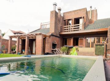 Casa · 253m² · 6 Ambientes · 2 Cocheras · Venta Excepcional Propiedad - en Zona Caisamar