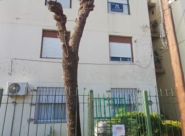 Departamento de 4 ambientes, Almirante Brown · Venta de Dpto Al Frente, 4 Ambientes en un 2do Piso, con Lavadero.
