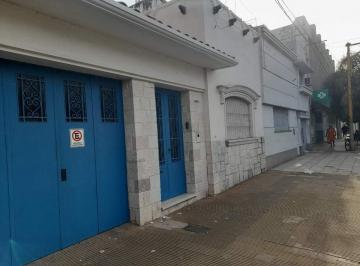 Casa · 127m² · 5 Ambientes · 1 Cochera · Casa de 2 Dorm., Cochera, Jardin con Piscina