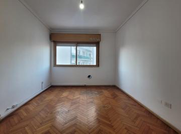Departamento · 37m² · 2 Ambientes · Alquiler - 2 Ambientes - Eduardo Acevedo Al 500 - Pque Centenario