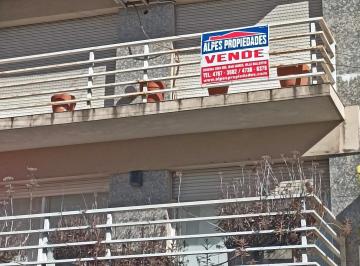 Departamento de 3 ambientes, General San Martín · Venta: San Martin Centro. Depto 3 Amb Al Frente.