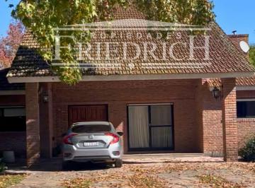 Casa · 1000m² · 3 Ambientes · 2 Cocheras · Casa en Venta