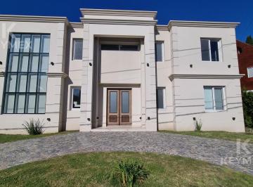Casa · 153m² · 4 Ambientes · 2 Cocheras · Alquile Casa 4 Ambientes en Club Privado Loma Verde Vista Golf