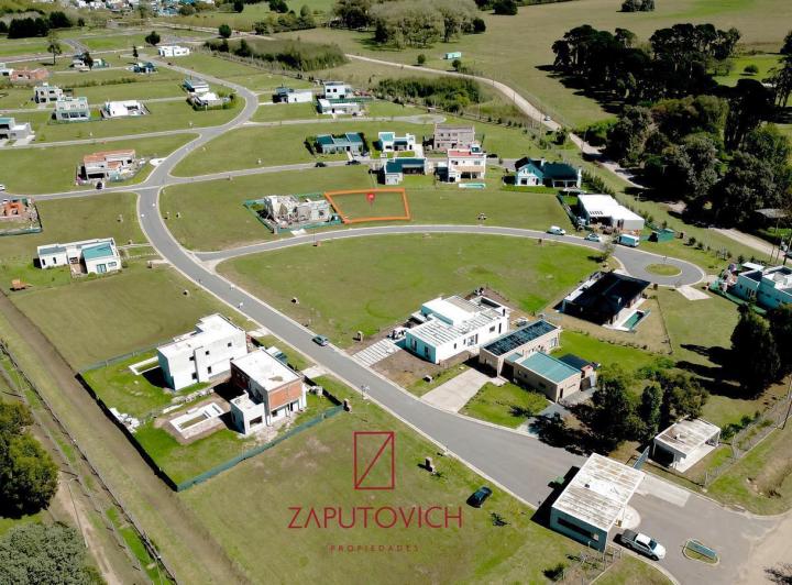 Terreno · 711m²