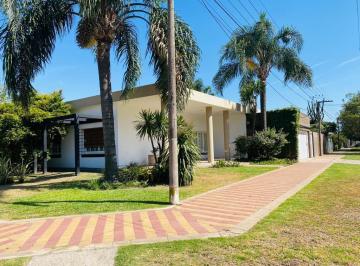 Casa · 345m² · 3 Dormitorios · 2 Cocheras · Casa en Acebal