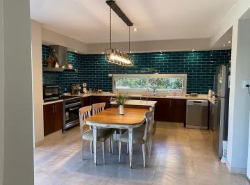 Casa de 8 ambientes, Santo Tomé · Casa en Venta