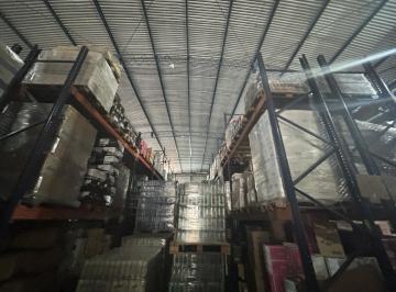 Bodega-Galpón · 875m² · Galpón en Venta con Renta en Paternal