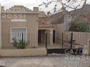 Casa · 252m² · 5 Ambientes · 1 Cochera · Casa en Venta