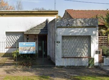 Casa · 110m² · 4 Ambientes · 1 Cochera · Casa en Venta Ubicado en Turdera, Lomas de Zamora, G. B. a. Zona Sur