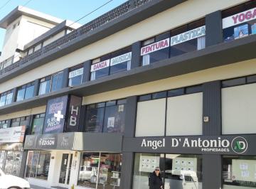 Casa · 1018m² · 4 Ambientes · 1 Cochera · Imponente Edificio Comercial