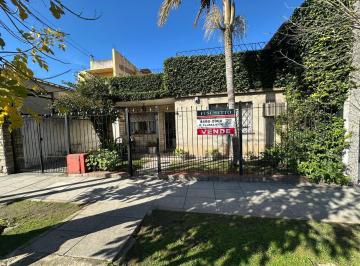 Casa · 140m² · 4 Ambientes · 3 Cocheras · Casa en Venta Apta Credito, con 3 Cocheras Cubiertas en Aldo Bonzi
