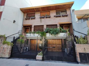 Casa · 224m² · 5 Ambientes · Venta de Dúplex de 6 Ambientes en 3 Niveles con Amplio Garaje