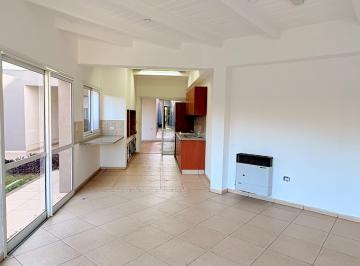 Casa de 5 ambientes, Córdoba · En Alquiler! Amplia Casa a 50 m de Av Rafael Núñez. con Piscina!