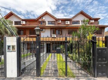 Casa · 130m² · 5 Ambientes · 2 Cocheras · Duplex 5 Ambientes en Venta Oportunidad