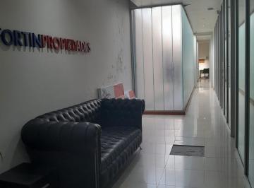Local comercial · 180m² · 7 Ambientes · Local Y/o Oficina en Alquiler (Pza. Malvinas, Pza. Moreno)