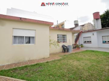 Casa · 130m² · 5 Ambientes · 1 Cochera · Casa en Venta 5 Ambientes con Fondo