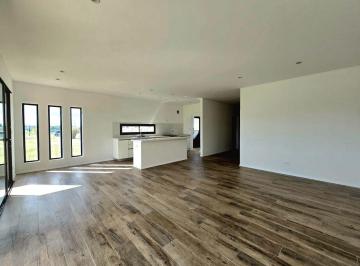 AMN-AMN-3605_2 · Casa en Venta en Santa Elisa - Pilar del Este