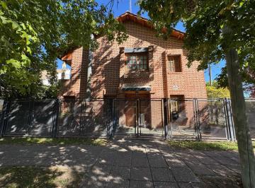 Casa · 284m² · 4 Ambientes · 1 Cochera · Casa en Venta 3 Dorm. Barrio Frank, Gral Roca
