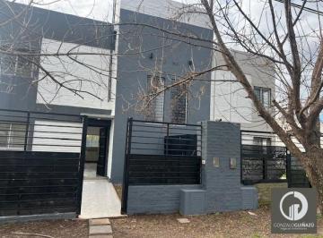 Casa · 118m² · 5 Ambientes · 3 Cocheras · Casa en Funes City - Venta - 3 Dorm. - Pileta