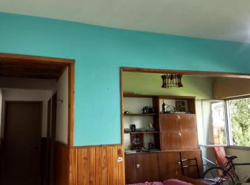 Departamento · 55m² · 3 Ambientes · Depto. 3 Amb. en 1er Piso por Escalera en Barrio Supe - a Refaccionar!